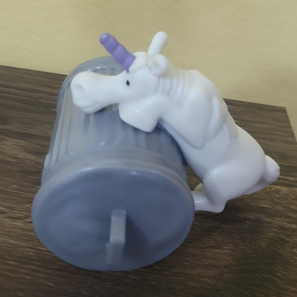 Unicorn trash can toy